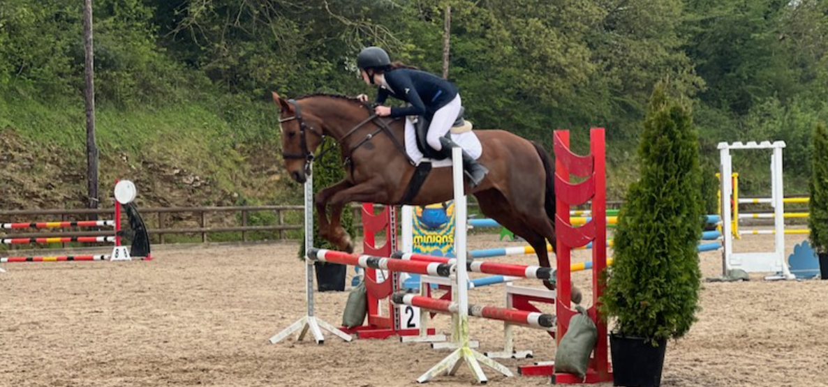 Read more about the article Triumph and Excitement at the Maryville Equestrian Centre: Midleton College Riders Shine Bright!